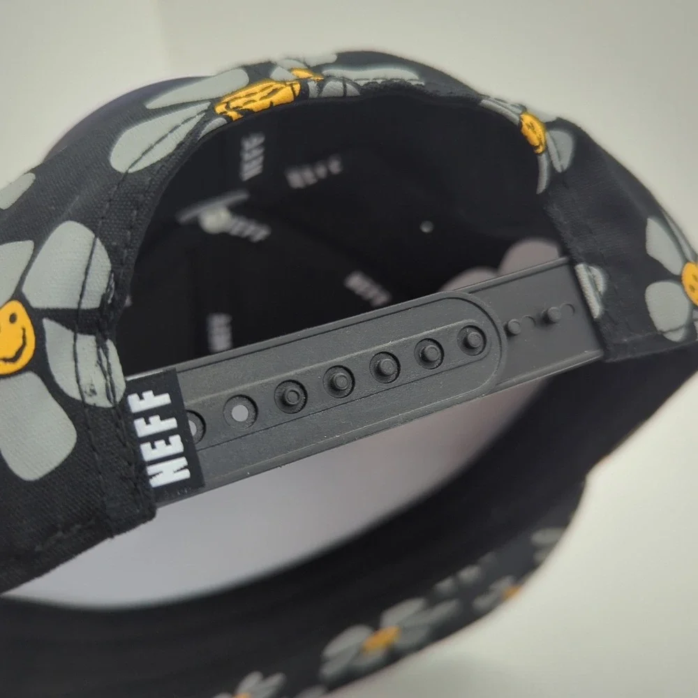 Neff Forever Fun Snapback Hat Black Daisy Smiley Face Floral Print Flat Brim Cap